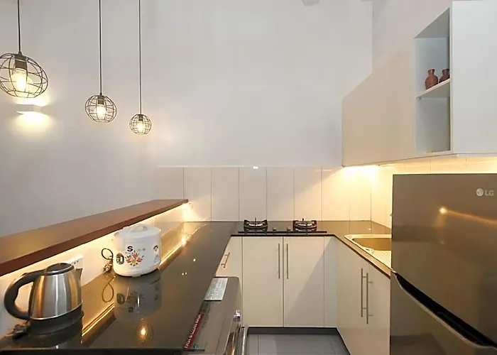 Apartment Spacious One Bedroom Apartment- Like Setting