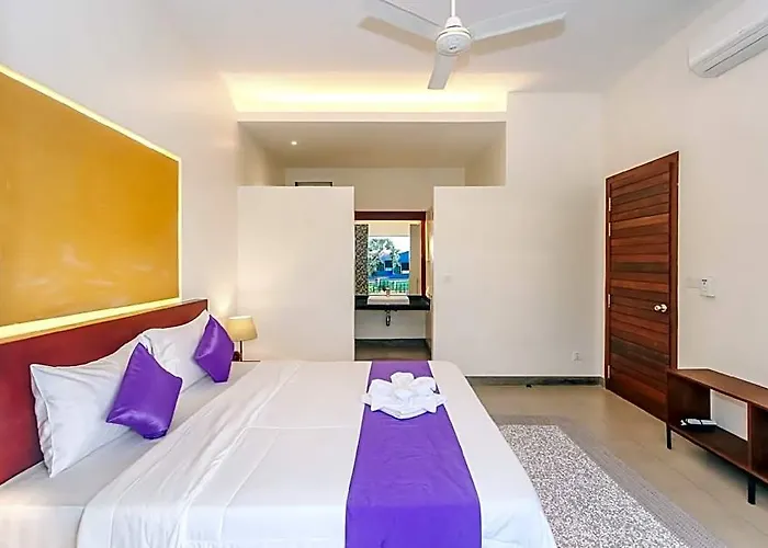 Apartment Spacious One Bedroom Apartment- Like Setting