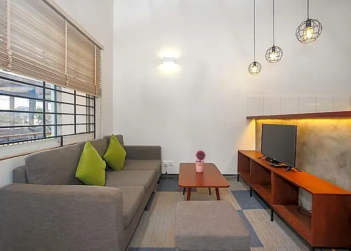 Spacious One Bedroom Apartment- Like Setting Apartment *